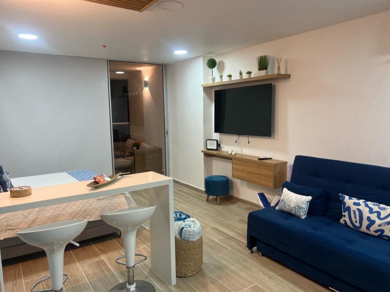 Apartamento Vista al Mar, Playa y Piscina a 3 min Aeropuerto Cartagena
