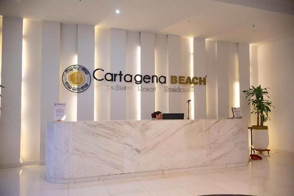 Vista al Mar, Playa y Piscina a 3 min Aeropuerto Apartamento