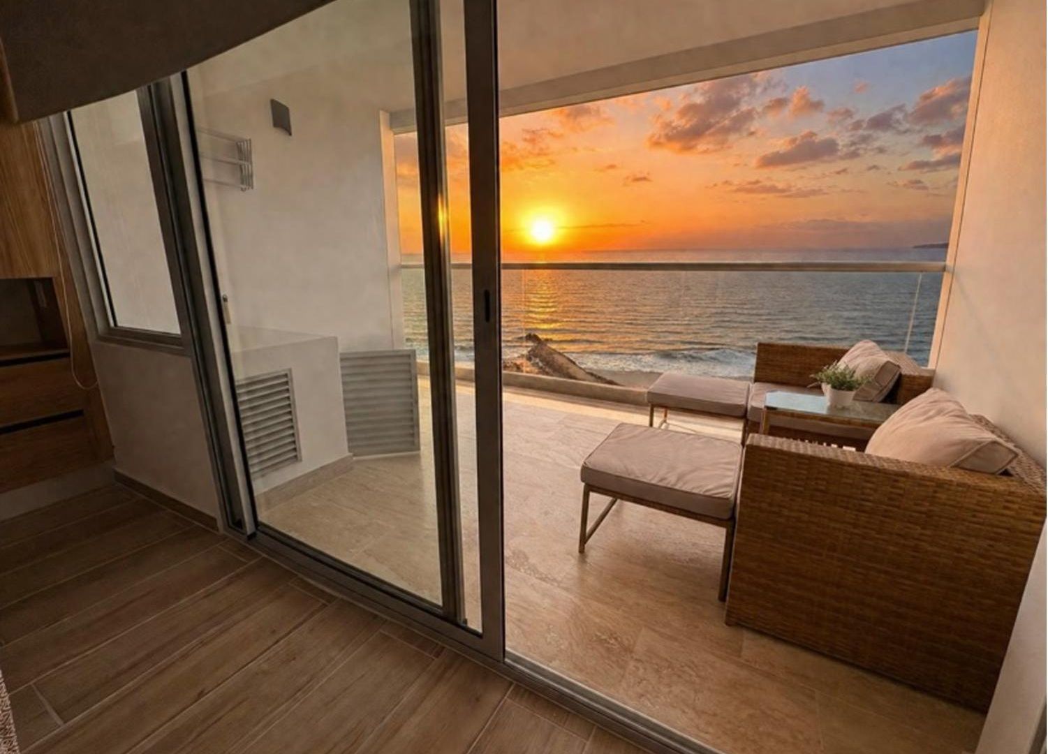 Apartamento Vista Al Mar, Playa Y Piscina A 3 Min Aeropuerto